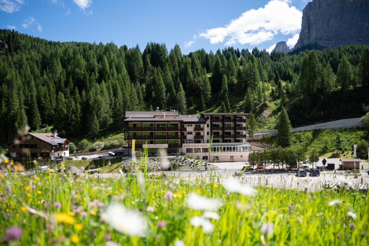 Hotel Plan De Gralba - Feel The Dolomites Сельва-ді-Валь-Гардена Екстер'єр фото