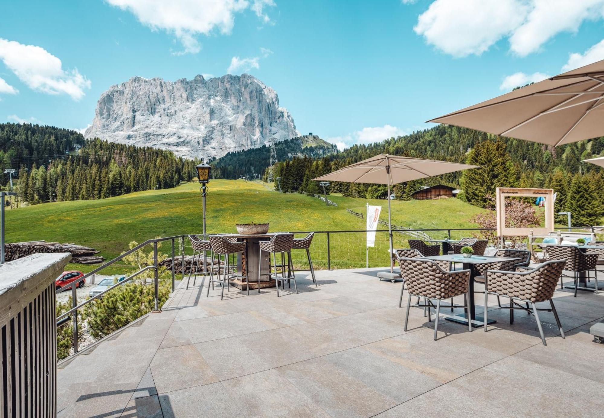 Hotel Plan De Gralba - Feel The Dolomites Сельва-ді-Валь-Гардена Екстер'єр фото